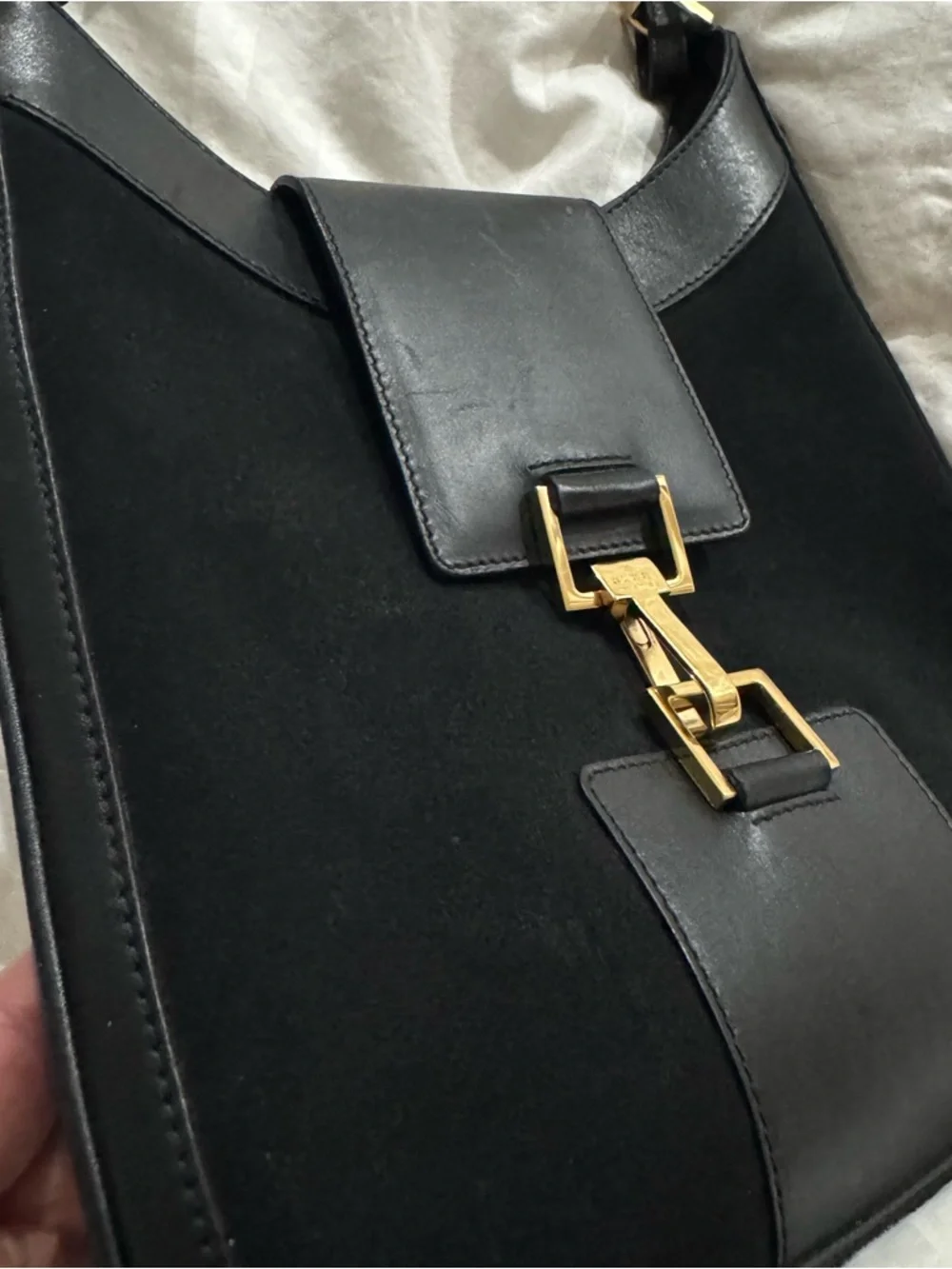 Gucci Jackie Black Women's suede Shoulder Bag with Gold Hardware - Picture 4 of 15